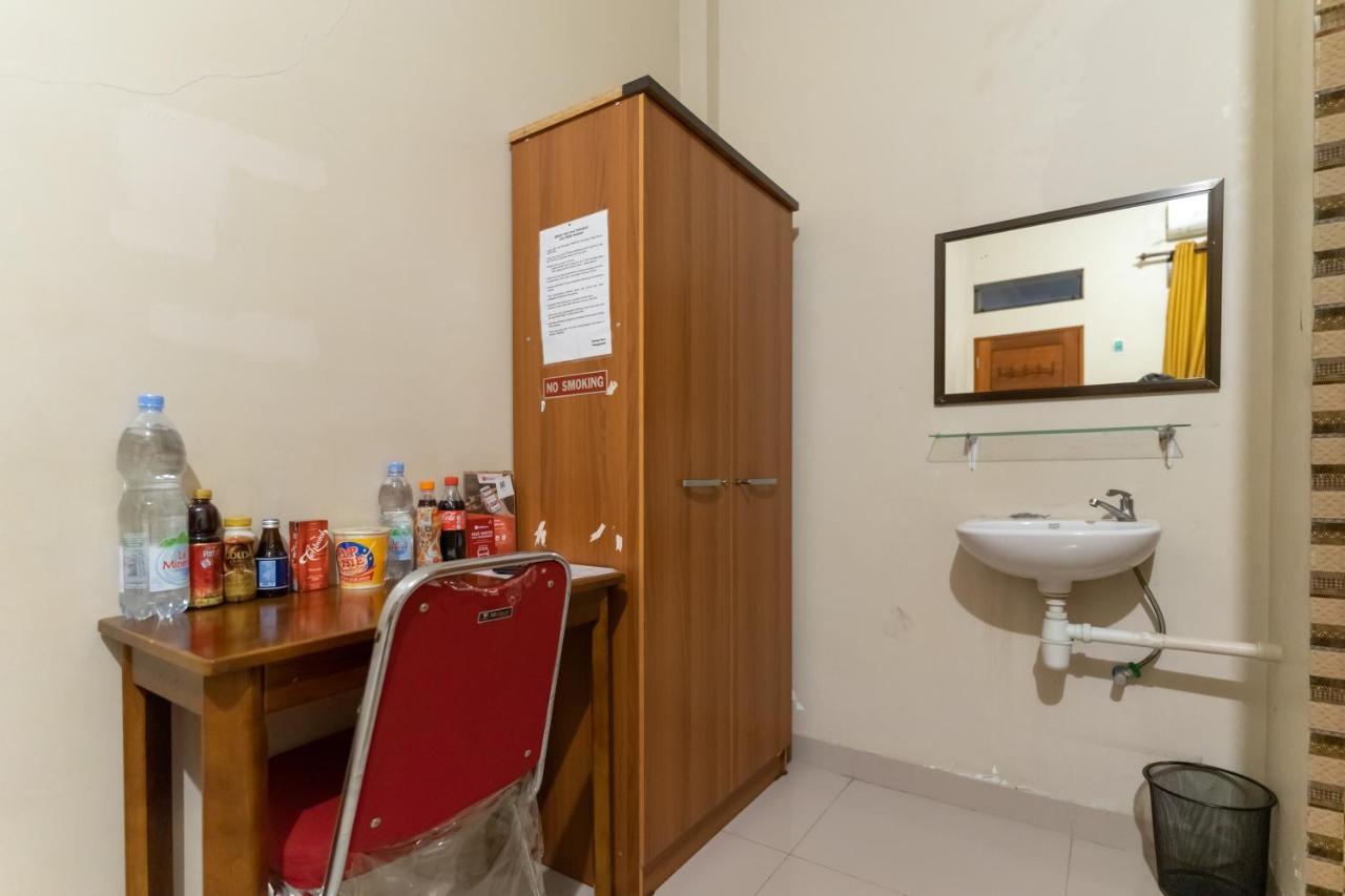 Reddoorz At Joyce Guest House Медан Экстерьер фото